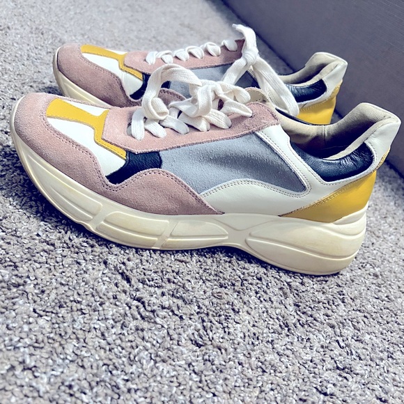 Steve Madden suede/leather color black sneakers size 10 - Picture 3 of 3